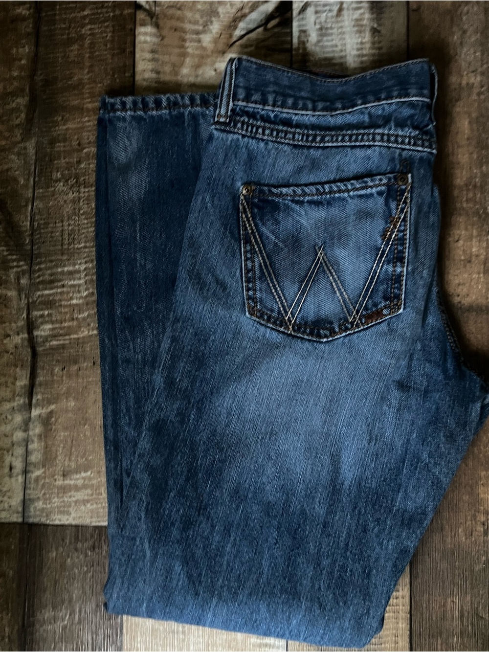 Wrangler Classic Straight Leg Jeans in Dark Blue